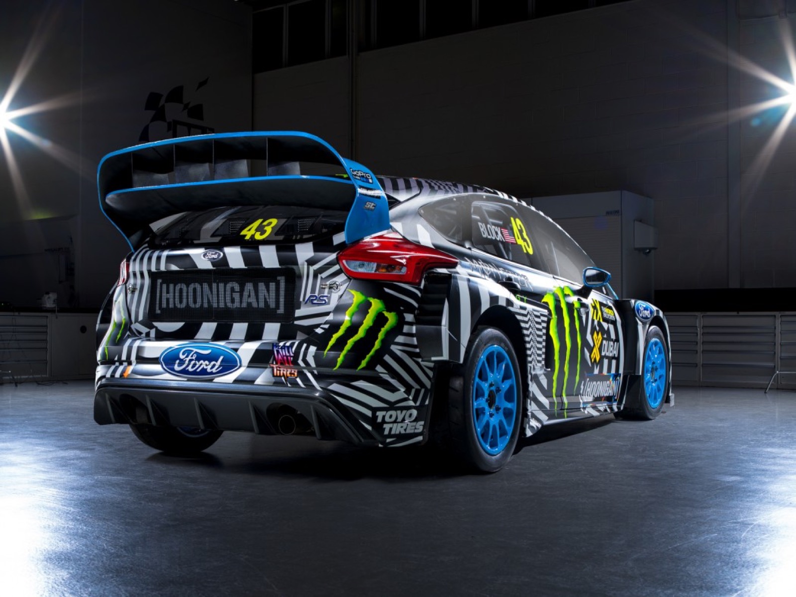 Hoonigan × Ken Block — Ford Focus RS RX — Frontal, patrón óptico — prensa Hoonigan