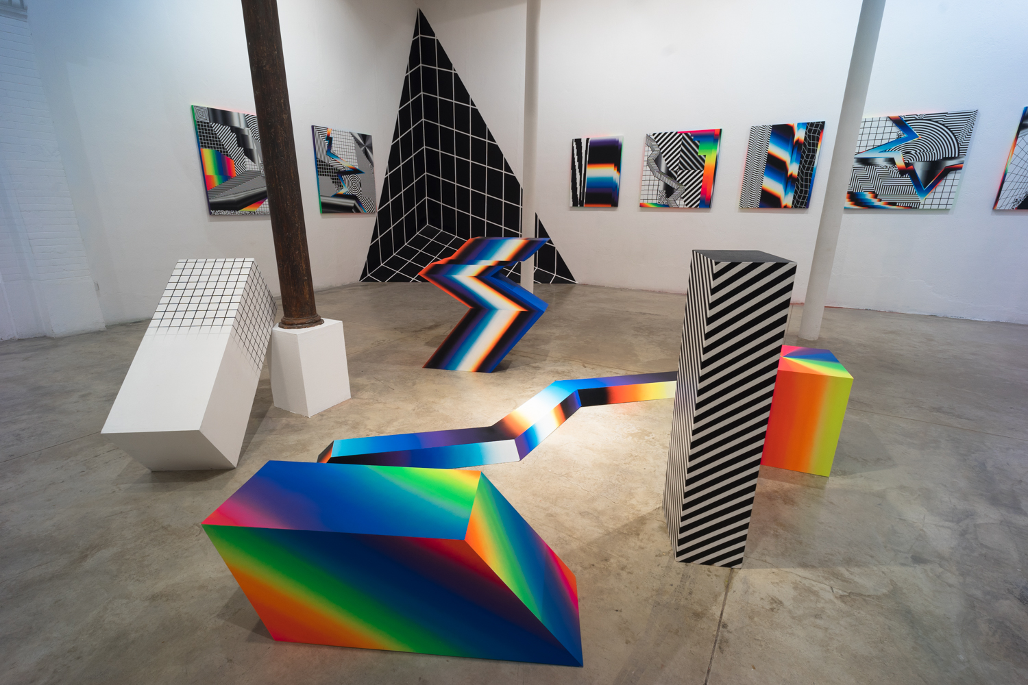 Opticromías · Delimbo, Sevilla 2015 · vista de sala — donde la serie termina de definirse