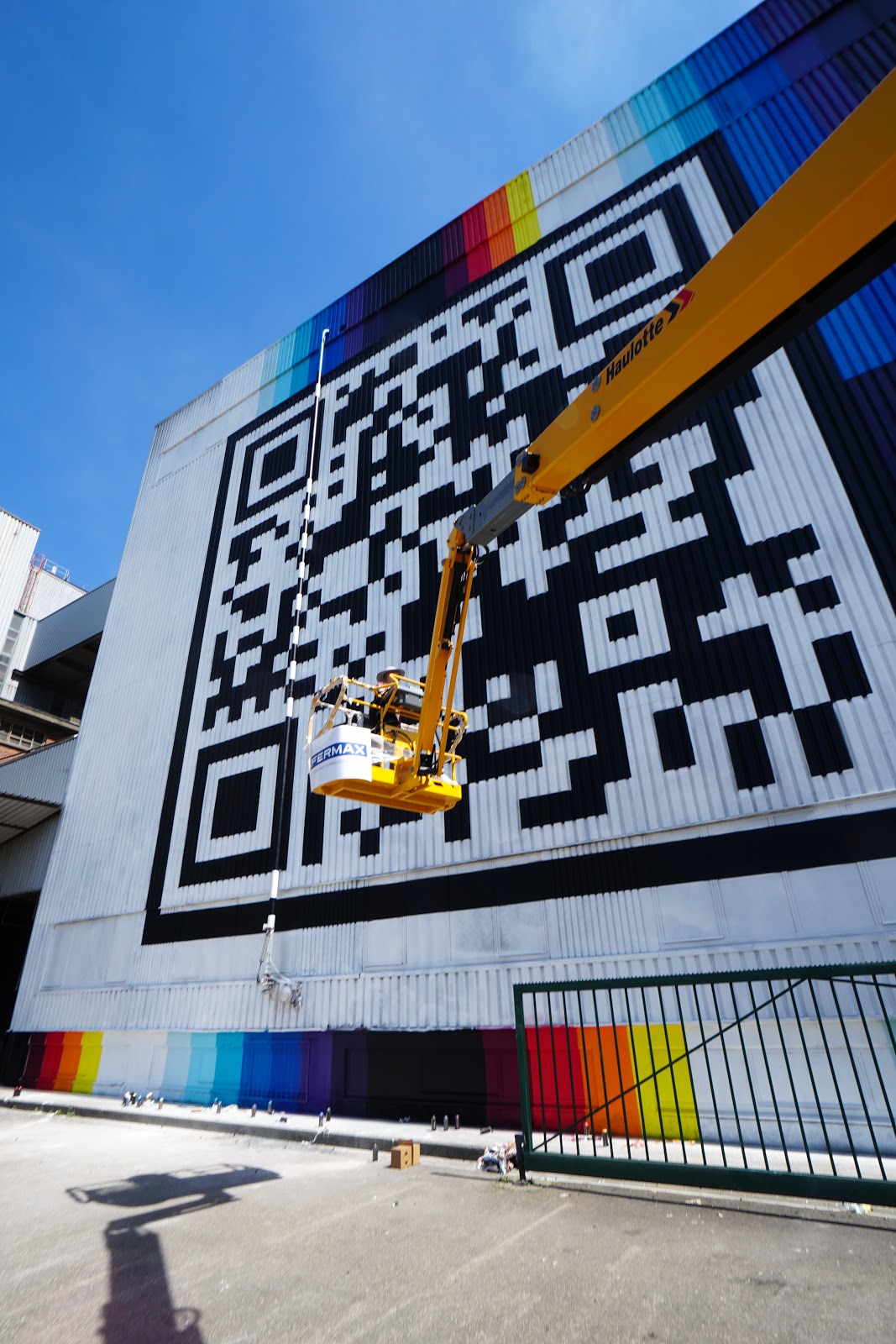 #LargestQR, 2017 — foto del Drive del estudio (harvest 2026-07-04) · carpeta hasselt-2017-largest-qr