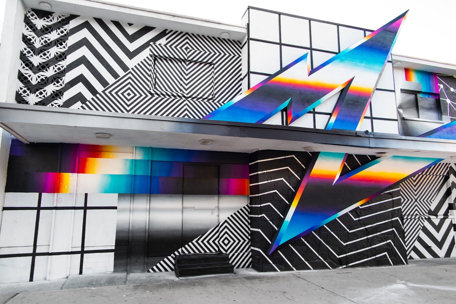 W3-Dimensional mural (Life is Beautiful), 2016 — foto del Drive del estudio (harvest 2026-07-04) · carpeta las-vegas-2016-w3-dimensional