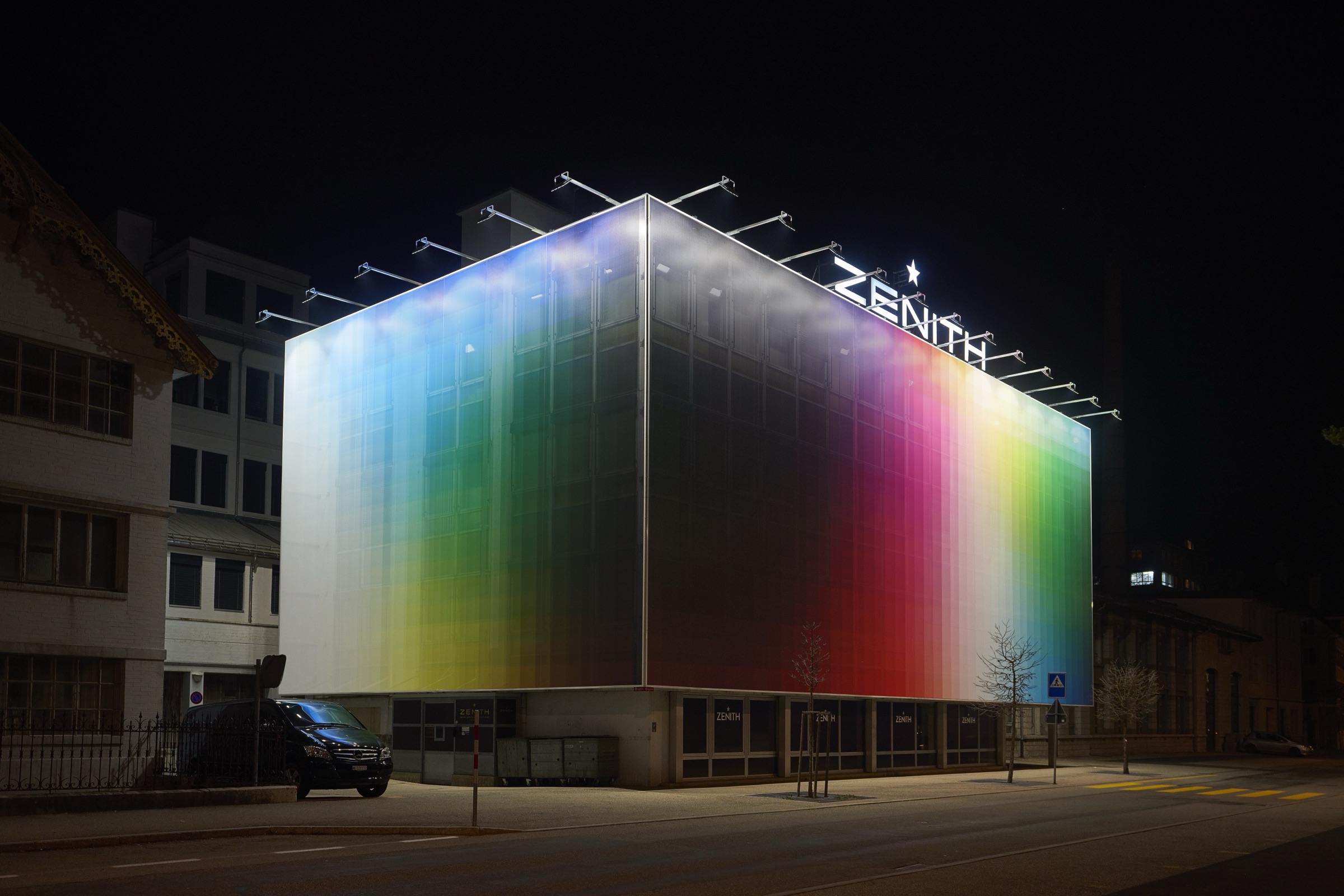 Zenith Manufacture facade, 2020 — La fachada de noche desde la calle.