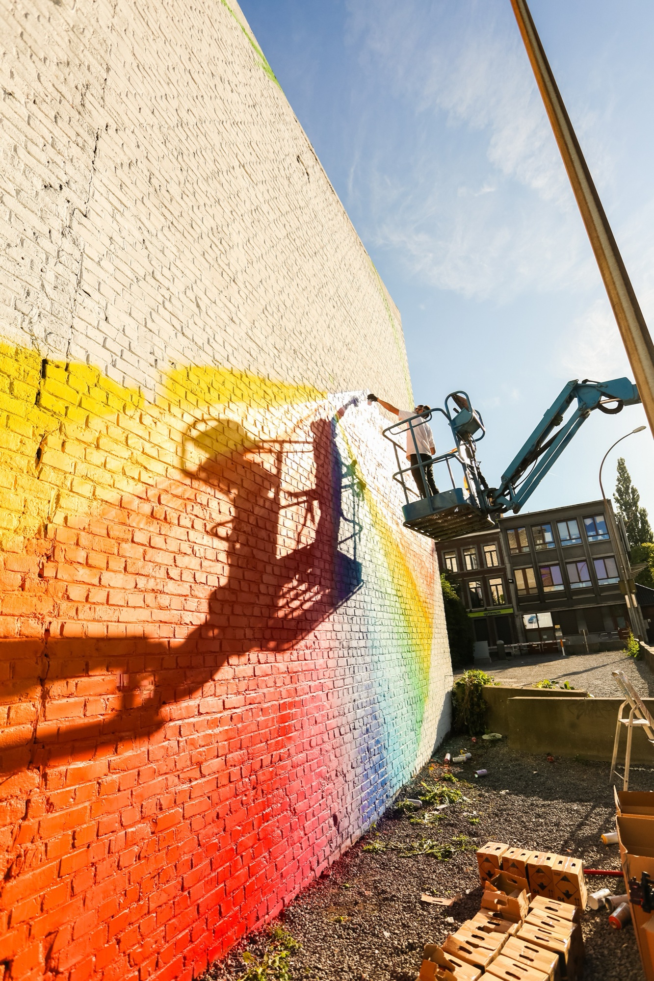 Liège, 2015 — La sombra de la grúa sobre la rueda, pintando.