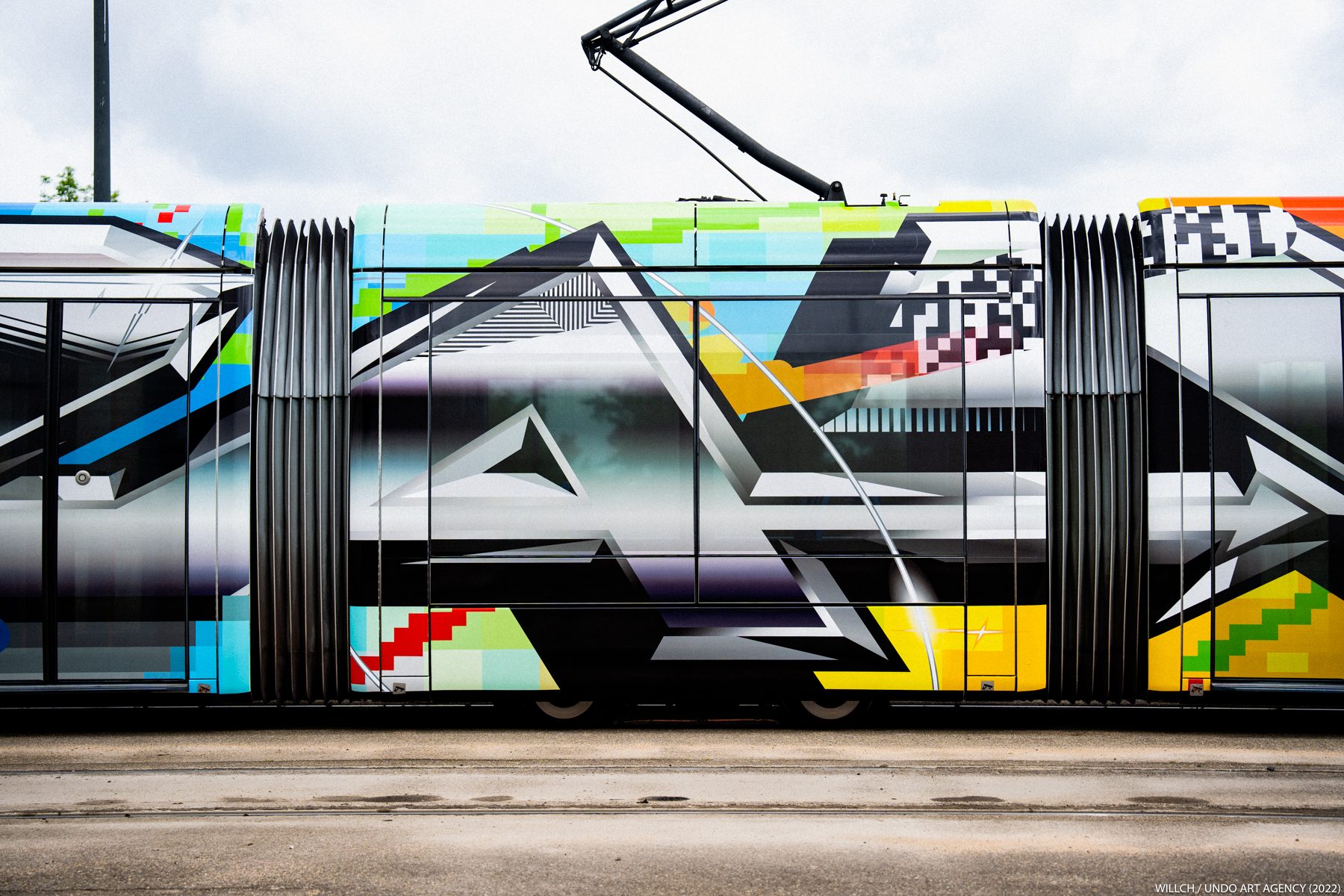 Wholecar — tram de Lyon, 2023 — Detalle de las letras — un wholecar clásico a escala de tranvía · © UNDO ART