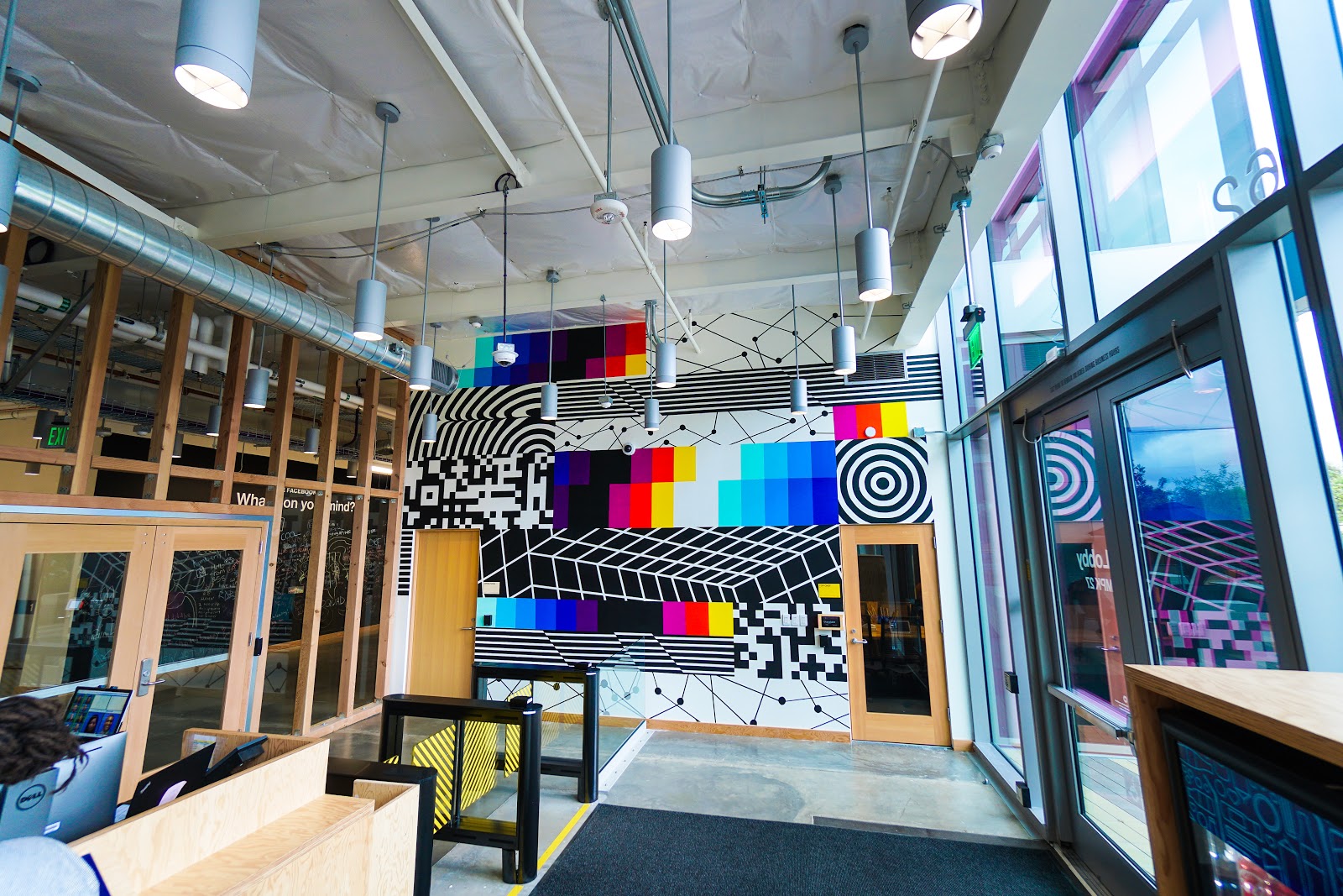 Facebook HQ mural, 2020 — foto del Drive del estudio (harvest 2026-07-04) · carpeta menlo-park-facebook-hq