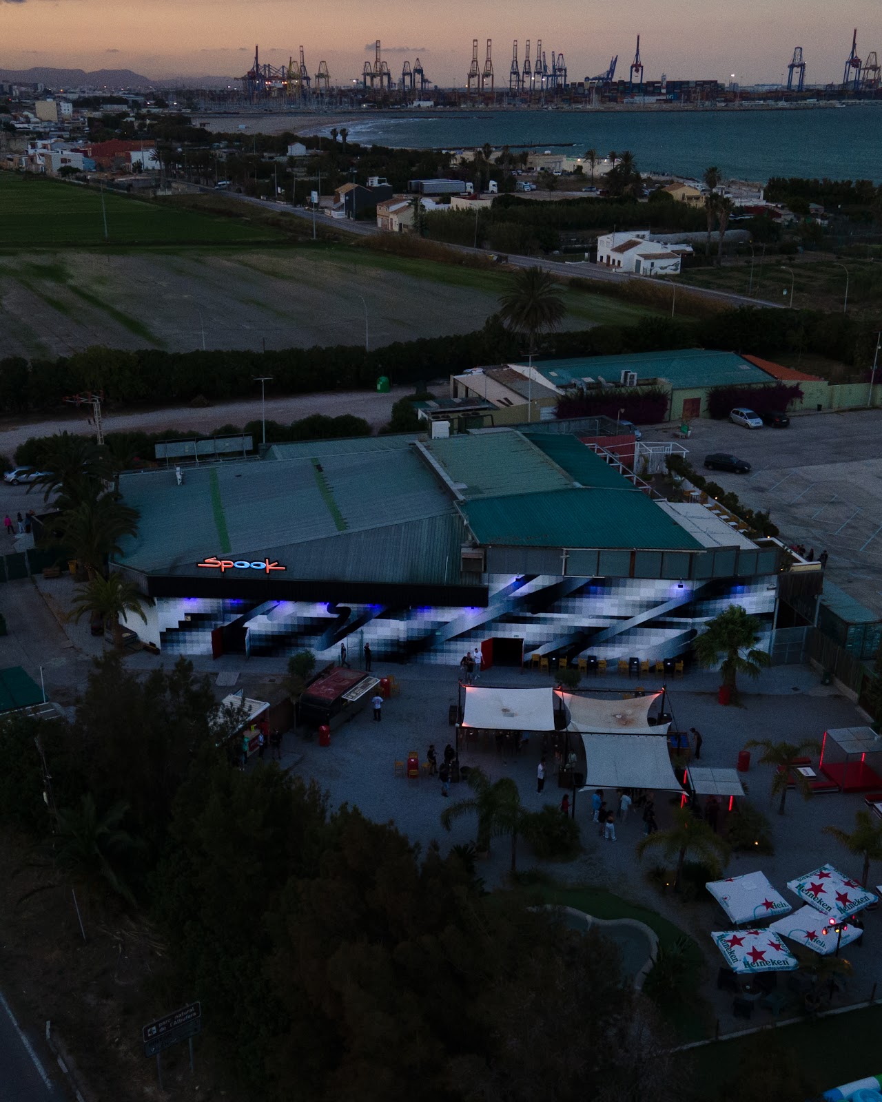 Spook mural, 2024 — foto del Drive del estudio (harvest 2026-07-04) · carpeta pinedo-2024-spook