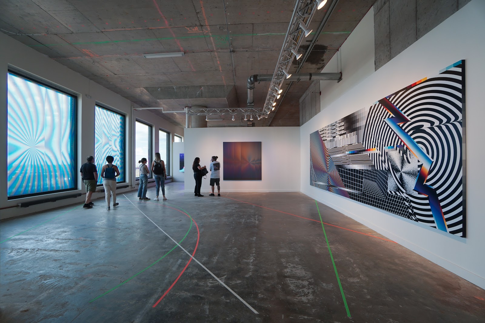 Beyond the Streets New York — vista de sala (beyond-the-streets-new-york-2019-2.jpg)
