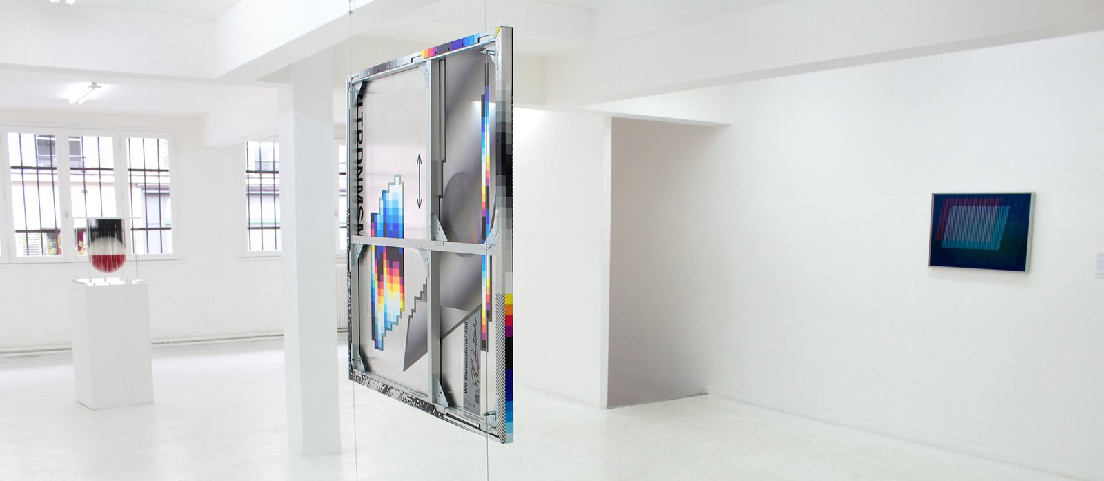 Vibrations — vista de sala (danysz-paris-2019-vibrations-3.jpg)