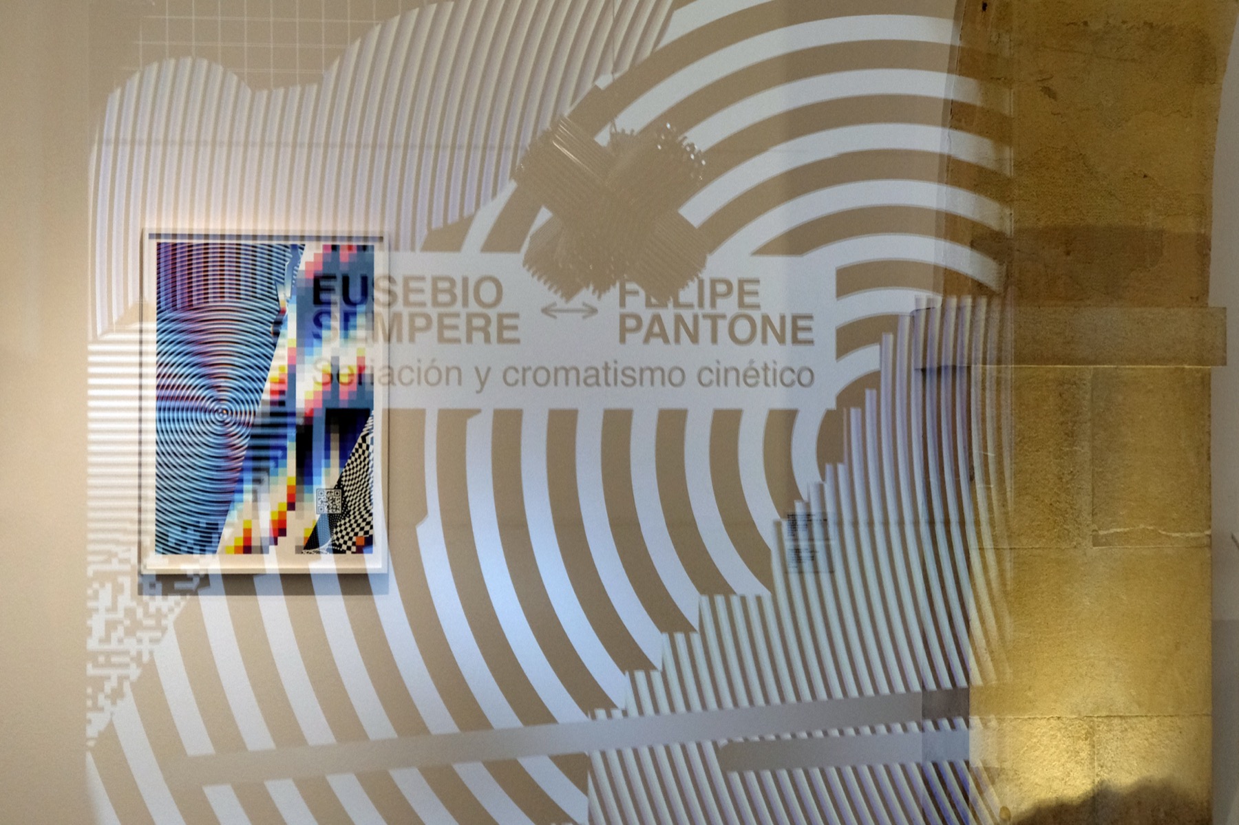 Eusebio Sempere & Felipe Pantone. Seriación y cromatismo cinético — vista de sala (eusebio-sempere-felipe-pantone-seriacion-y-cromatismo-cinetico-2023-3.jpg)