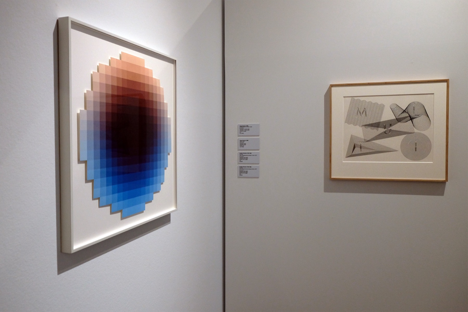 Eusebio Sempere & Felipe Pantone. Seriación y cromatismo cinético — vista de sala (eusebio-sempere-felipe-pantone-seriacion-y-cromatismo-cinetico-2023-4.jpg)