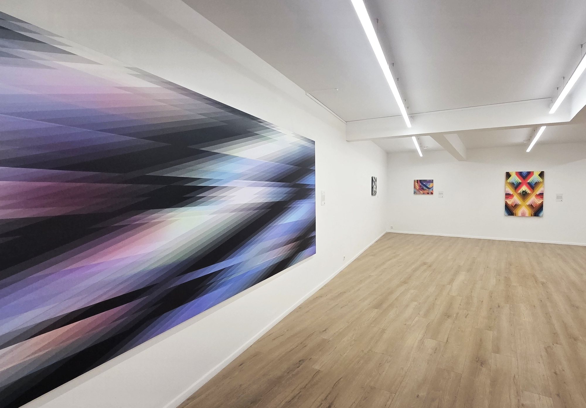 Legendary Lines — vista de sala (legendary-lines-2026-3.jpg)