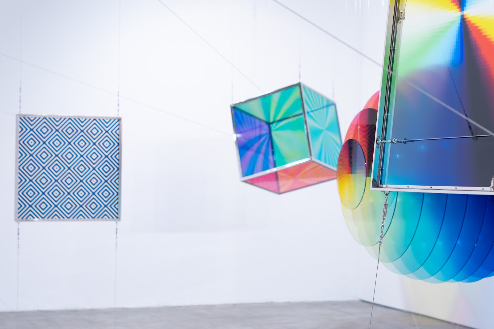 Perceptual Phenomena, Color Spaces, Structural Honesty — vista de sala (perceptual-phenomena-color-spaces-structural-honesty-2024-4.jpg)