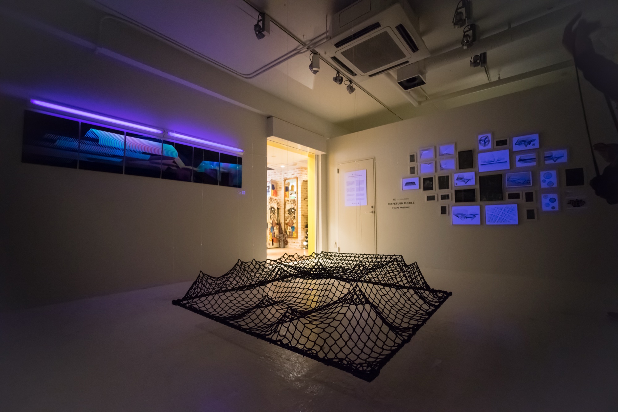 Perpetuum Mobile — vista de sala (perpetuum-mobile-2014-03.jpg)