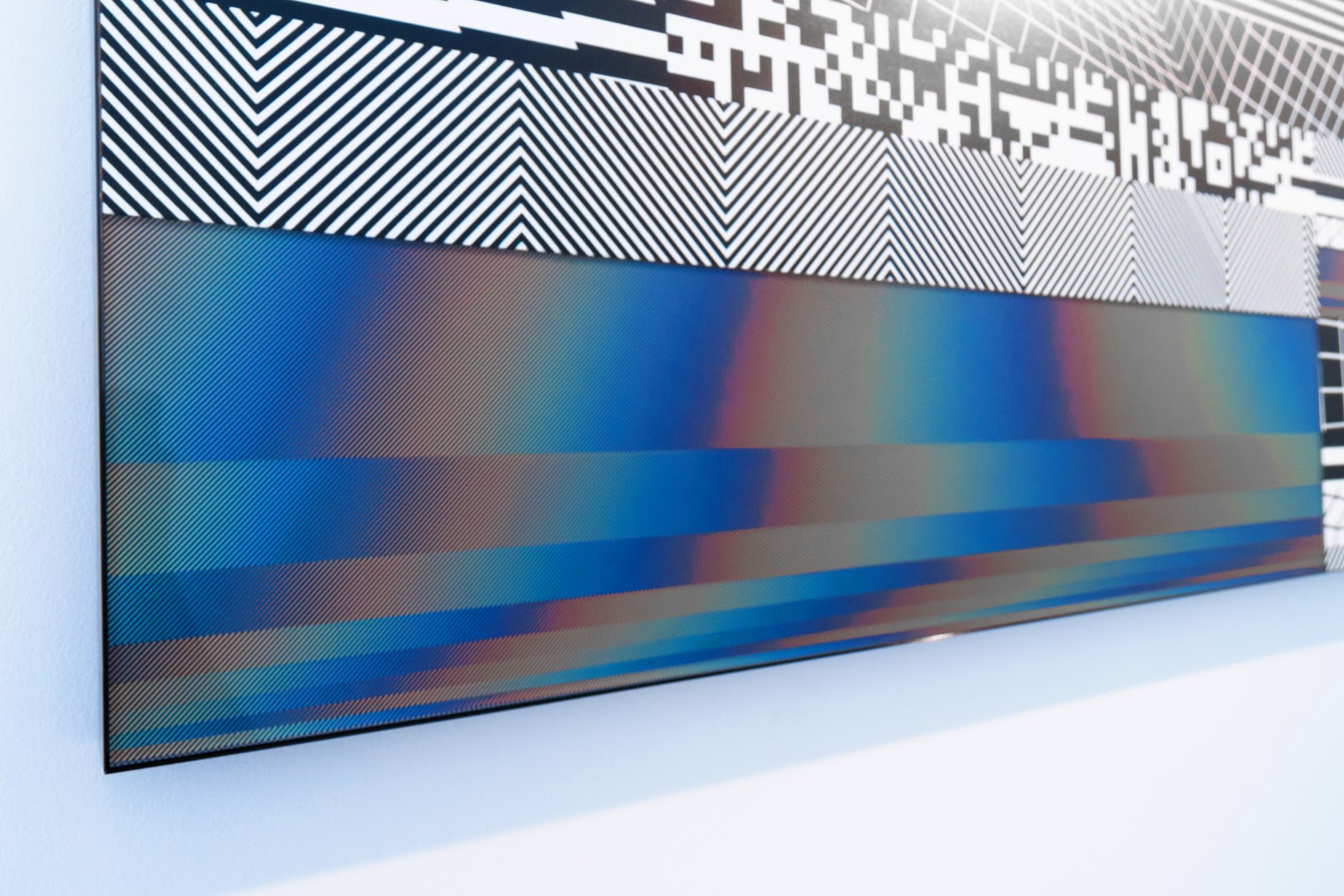 Planned Iridescence — vista de sala (planned-iridescence-2017-2.jpg)