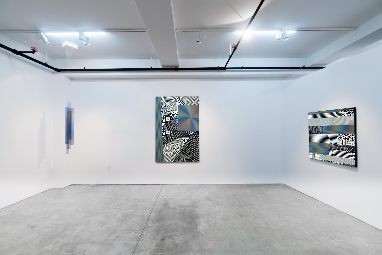 Planned Iridescence — vista de sala (planned-iridescence-2017-4.jpg)