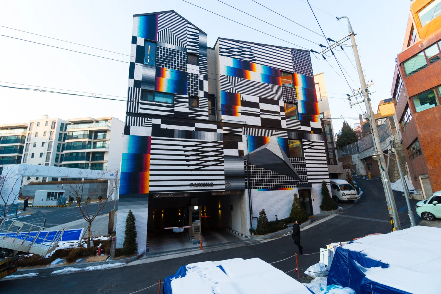 Information Overload in an Organized Grid — Seoul, 2017