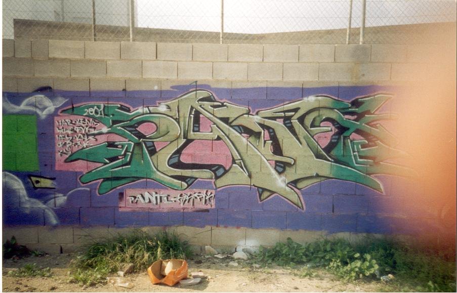 Una pieza «PANT» de los primeros años en Torrevieja — el nombre con el que arranca el archivo visual. Archivo temprano del estudio.