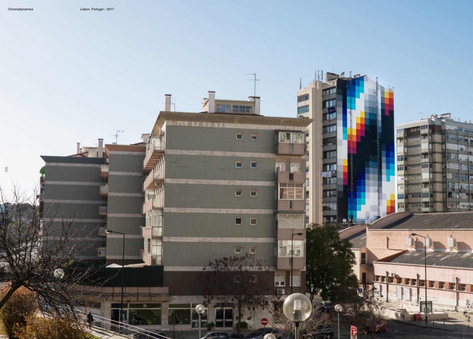 Chromadynamica for Lisbon, 2017 — PRAESENTIA (2020) · PDF 66 · la columna de píxeles entre bloques de vivienda